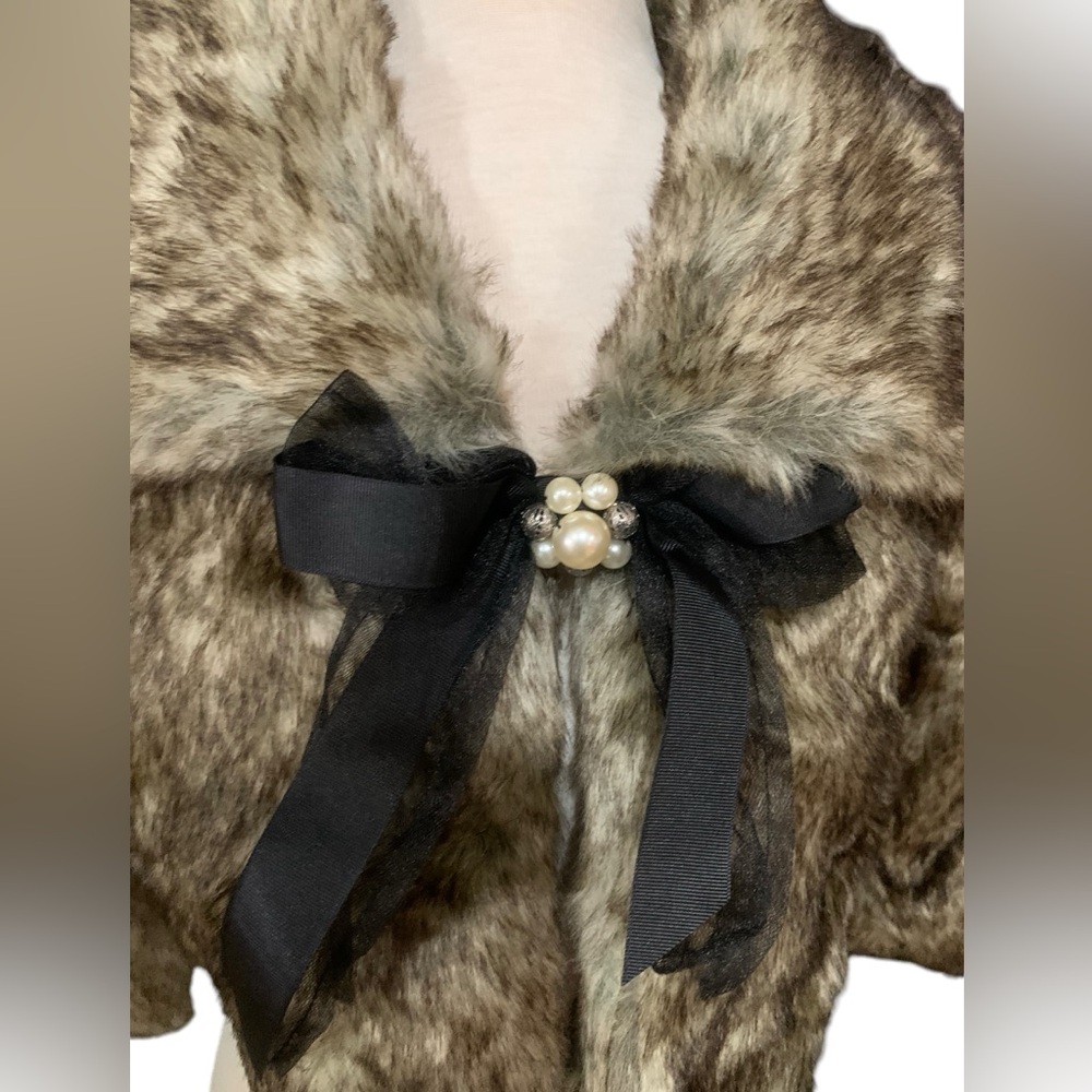 Jolt Faux Fur Jacket with Black Bow - Picture 2 of 6